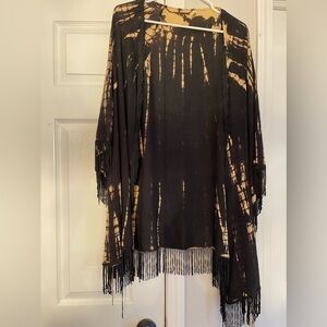 Lightweight fringe coverlet